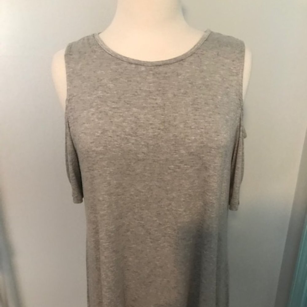 Simply Southern Peek a boo Gray Jersey M
